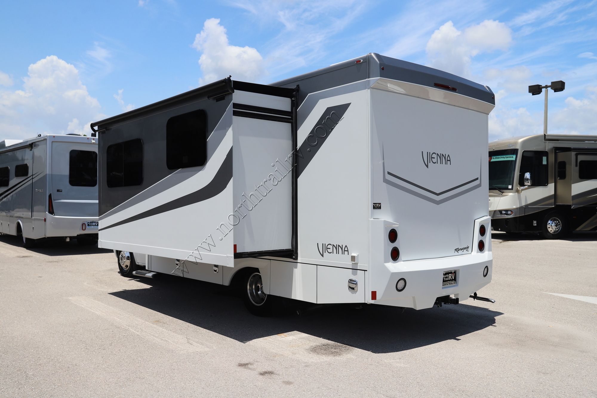 Used 2023 Renegade Rv Vienna 25VRMC Class C  For Sale