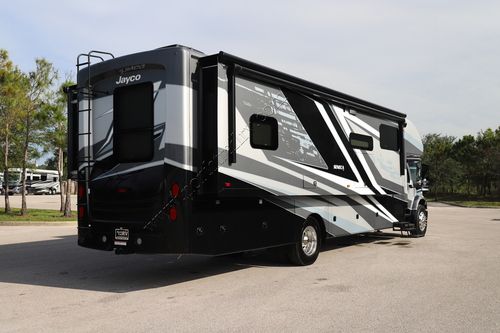 2024 Jayco Seneca 37M