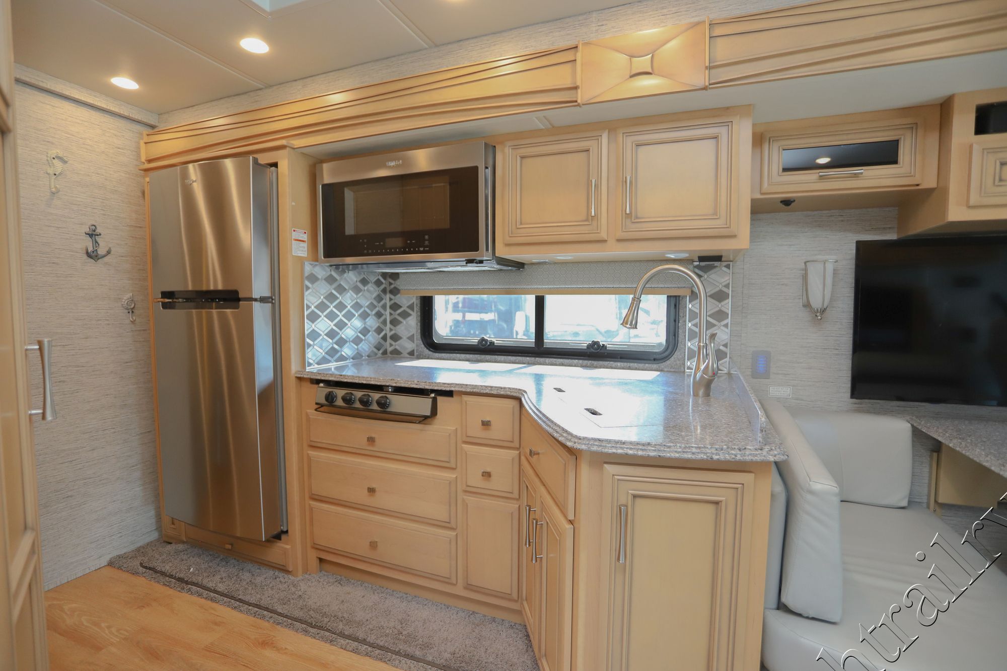 Used 2019 Newmar Canyon Star 3927 Class A  For Sale