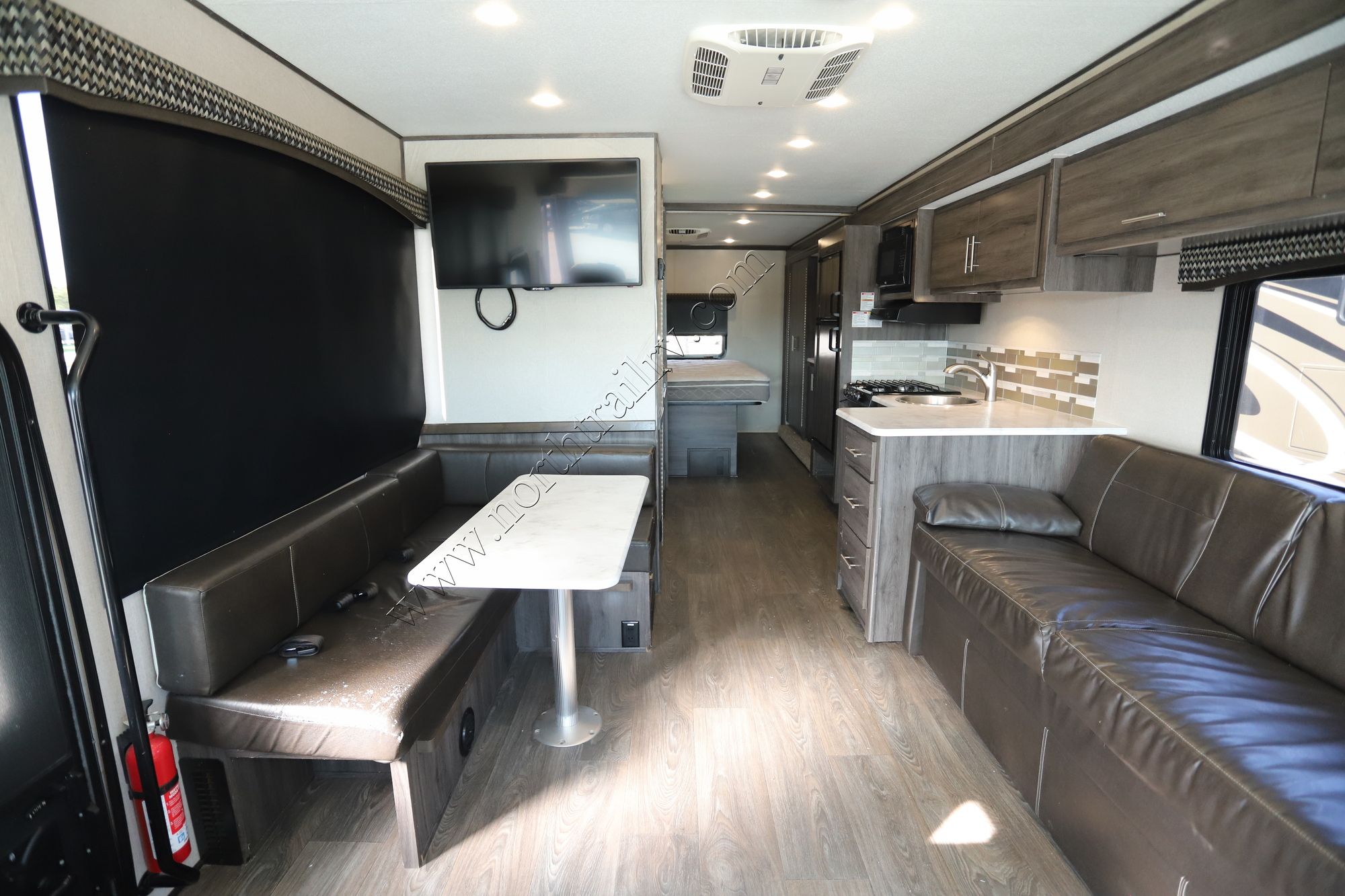 Used 2018 Fleetwood Axon 29M Class A  For Sale
