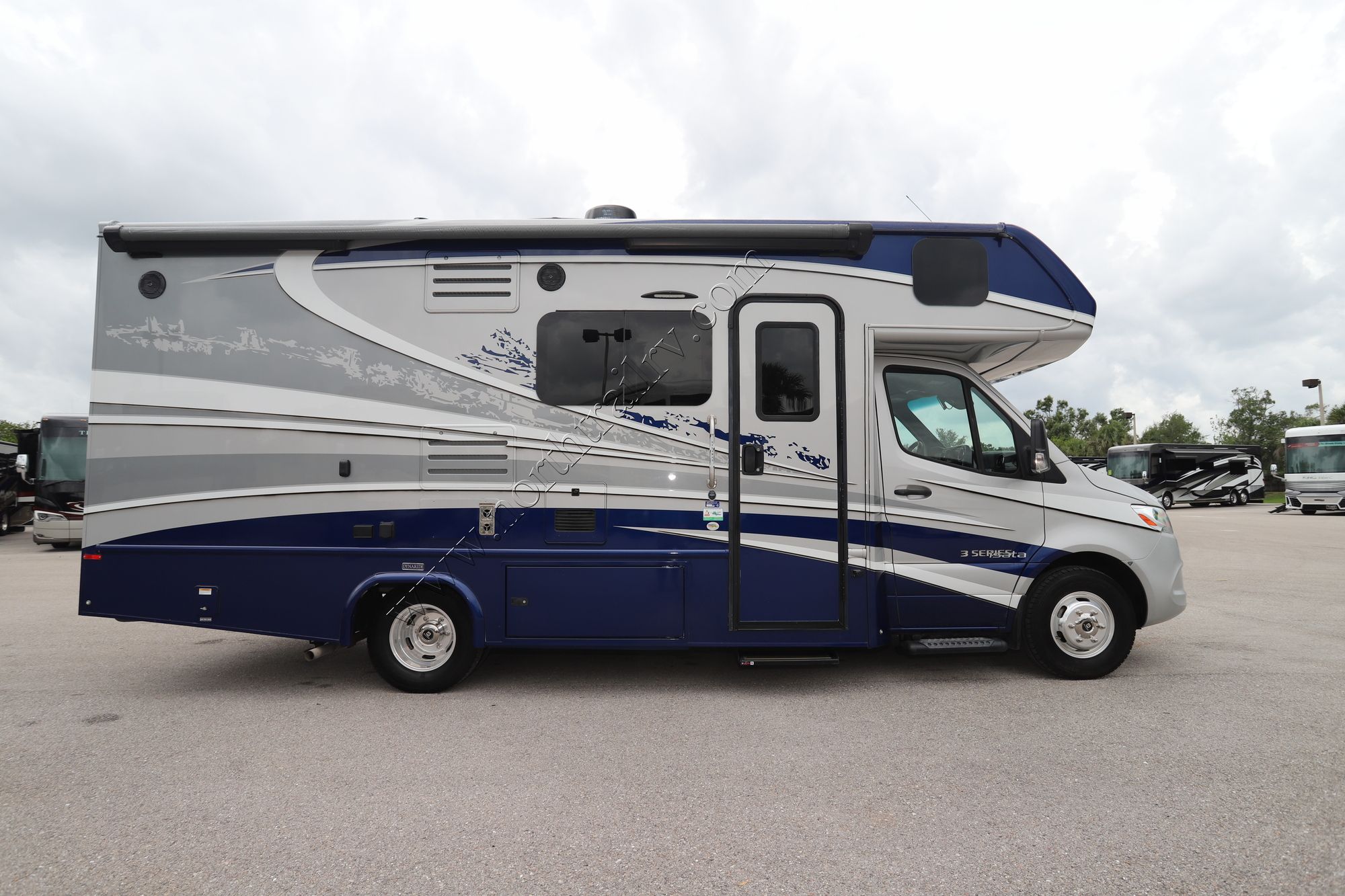 Used 2021 Dynamax Isata 3 24FW Class C  For Sale