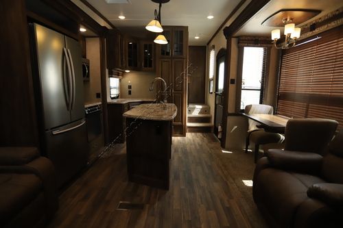 2016 Keystone Alpine 3010RE