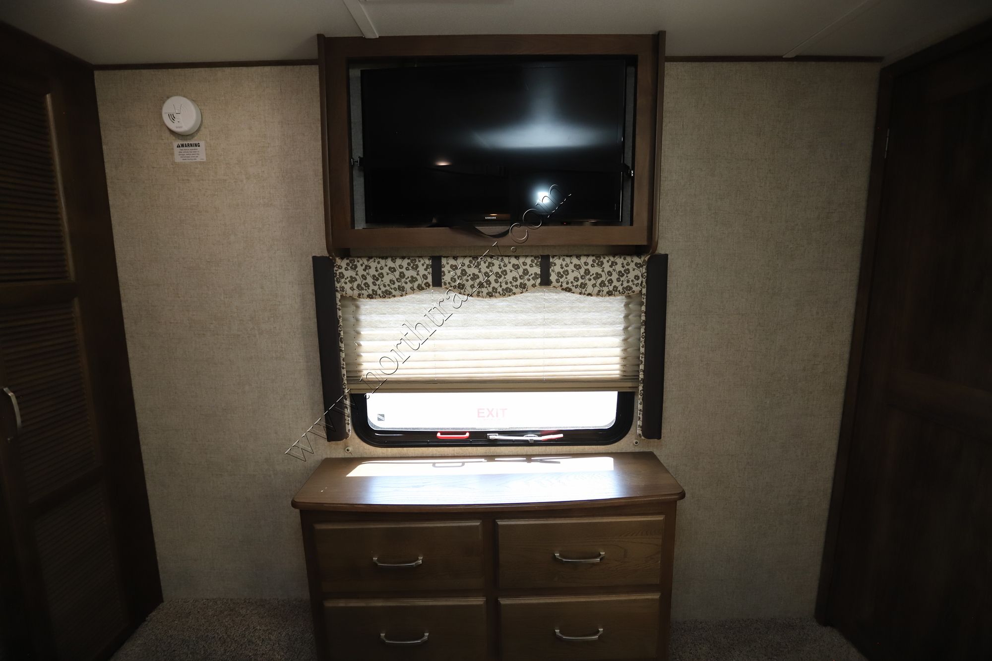 Used 2016 Keystone Alpine 3010RE Fifth Wheel  For Sale