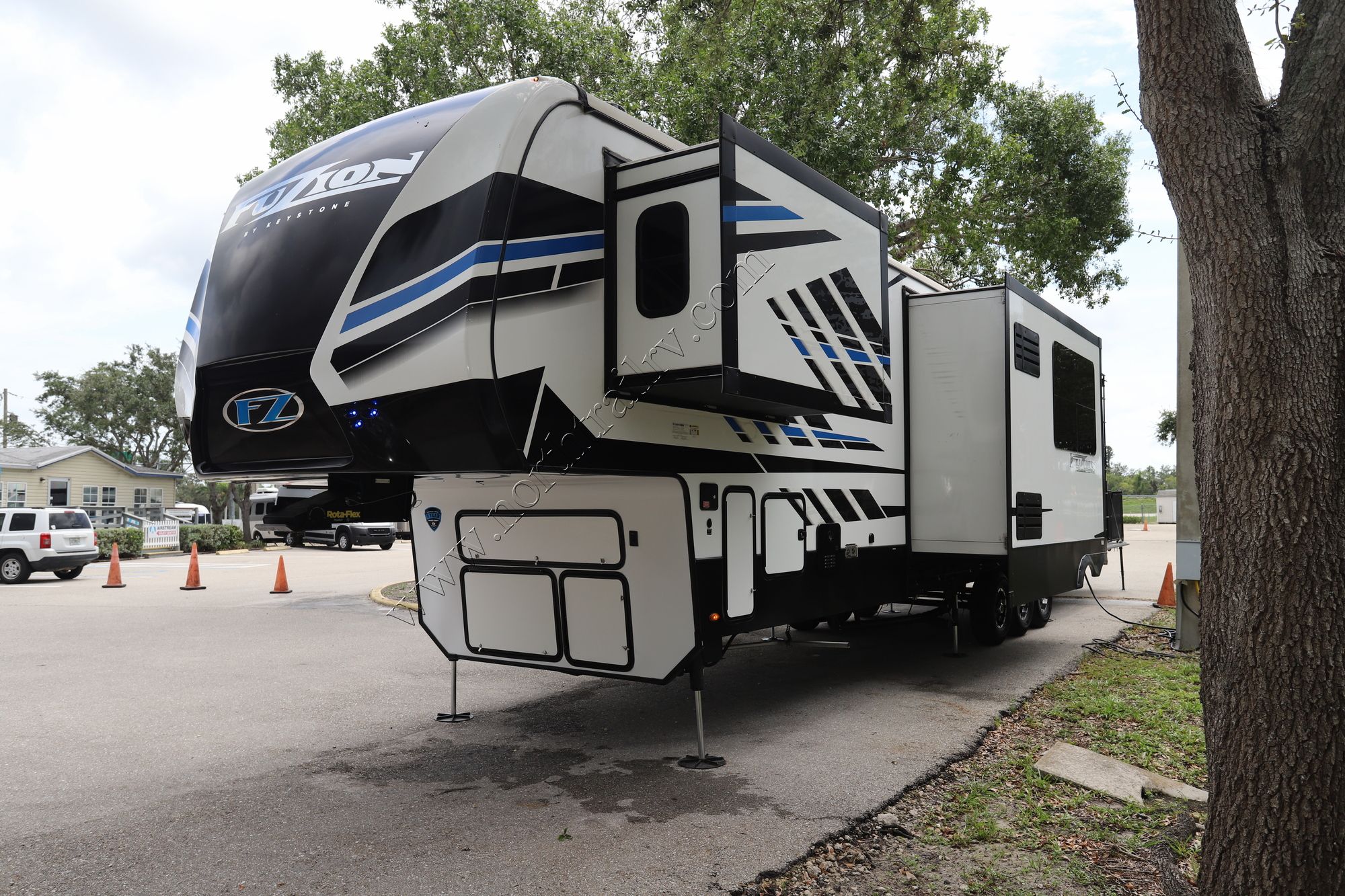 Used 2022 Keystone Fuzion 427 Fifth Wheel  For Sale