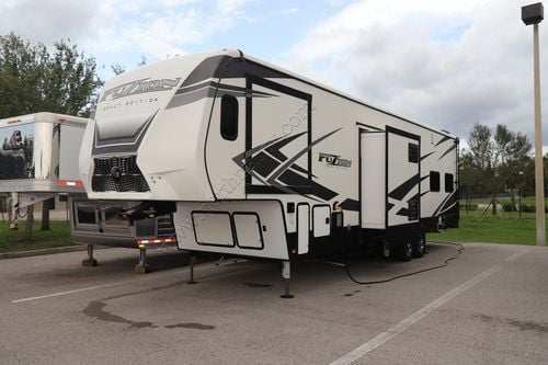 2020 Keystone Fuzion 367