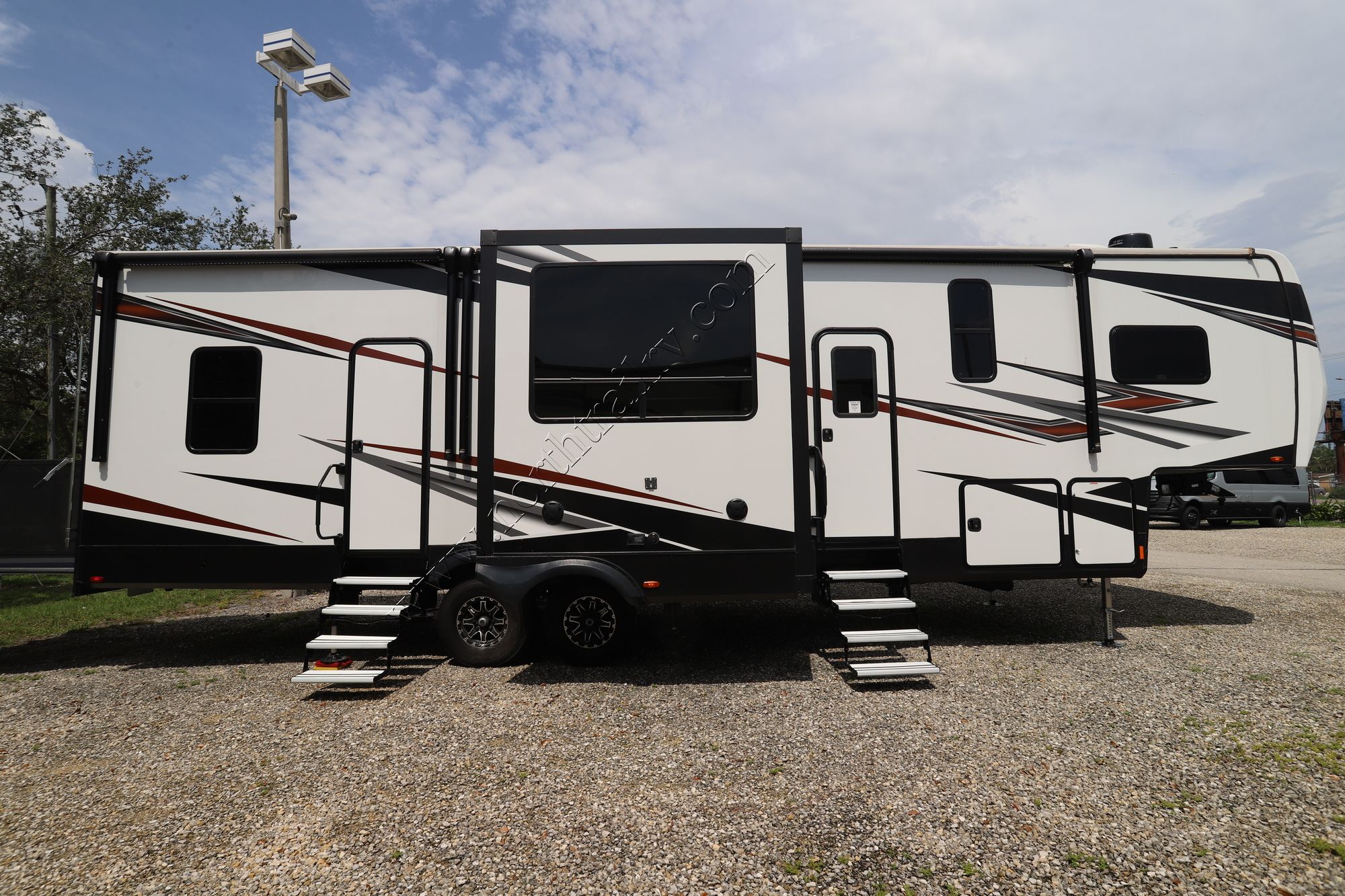 Used 2021 Forest River Xlr Nitro 321 Fifth Wheel  For Sale