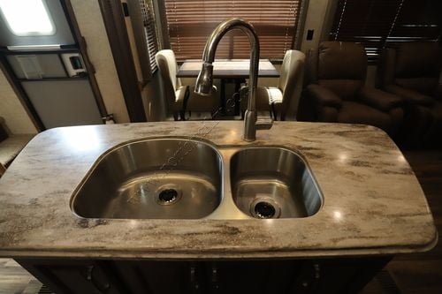 2016 Keystone Alpine 3010RE