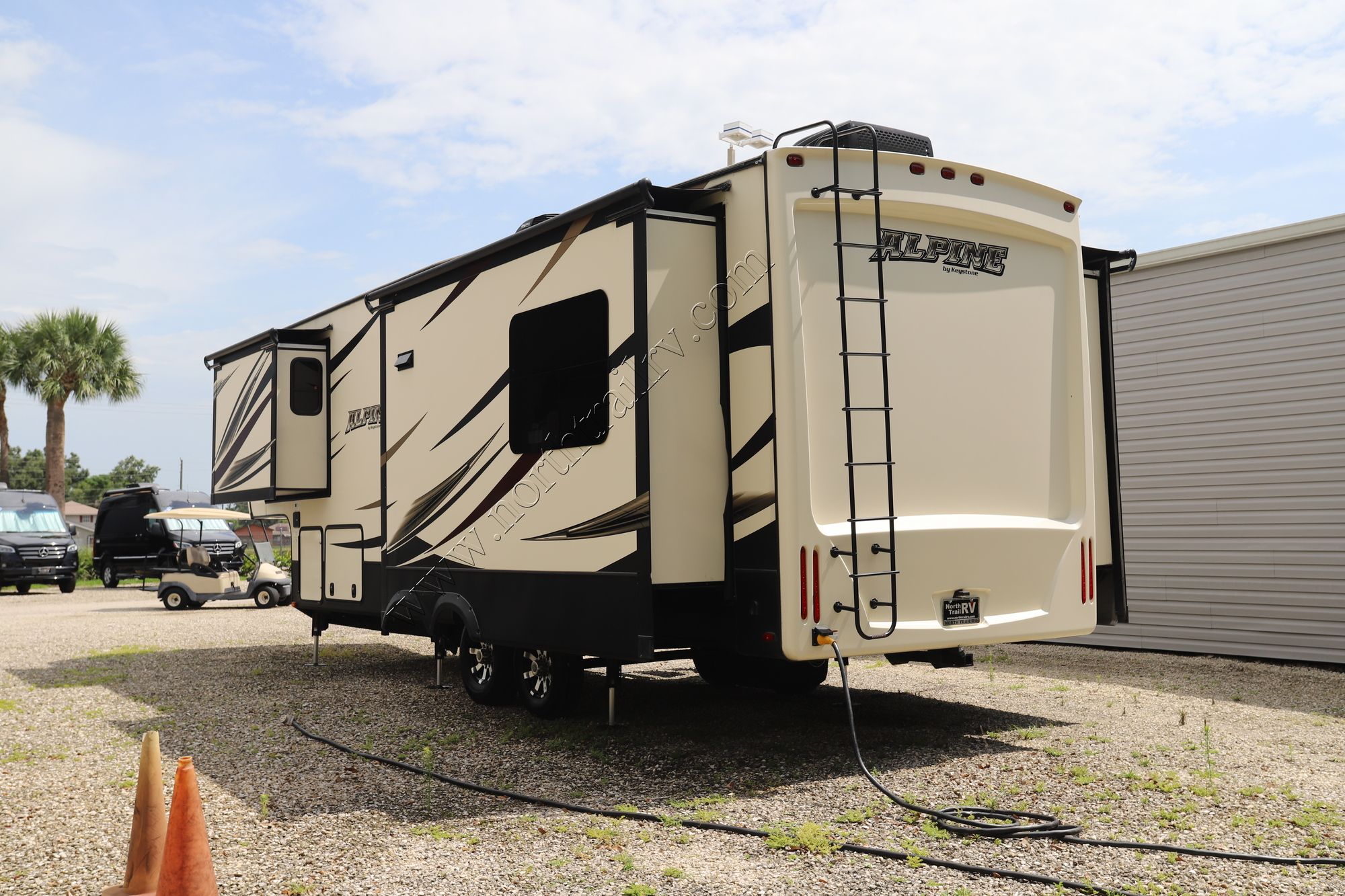 Used 2016 Keystone Alpine 3010RE Fifth Wheel  For Sale