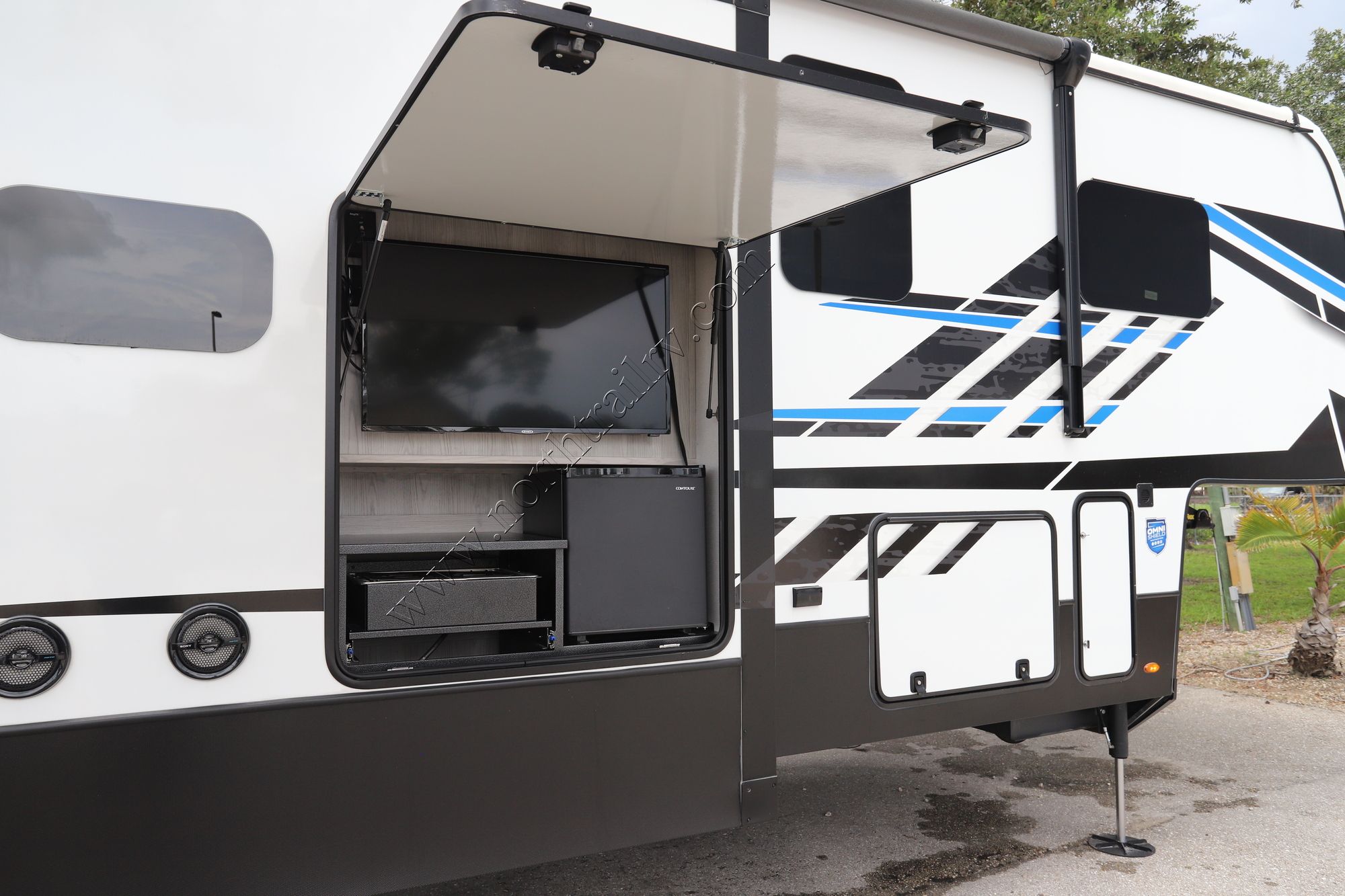 Used 2022 Keystone Fuzion 427 Fifth Wheel  For Sale