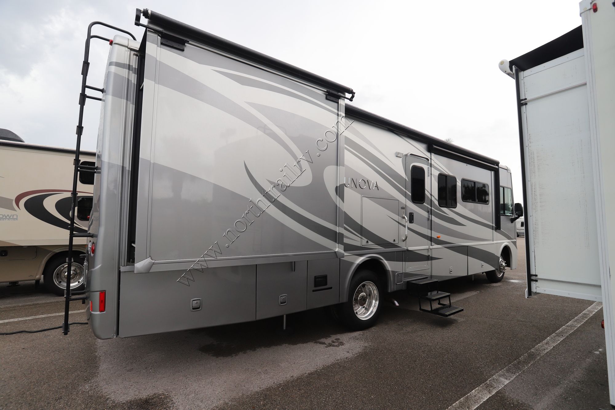 Used 2015 Itasca Sunova 33C Class A  For Sale
