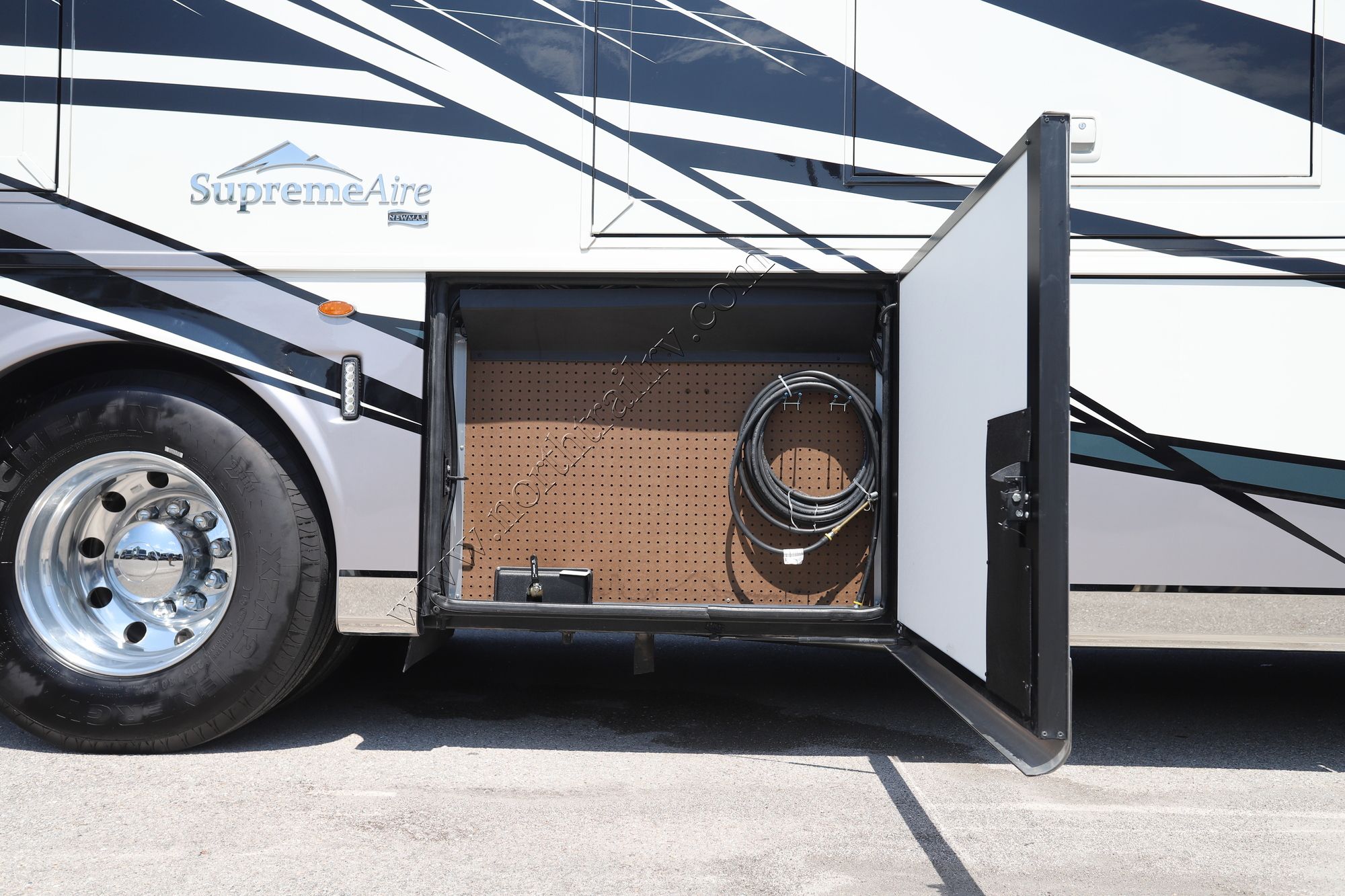 Used 2022 Newmar Supreme Aire 4573 Super C  For Sale