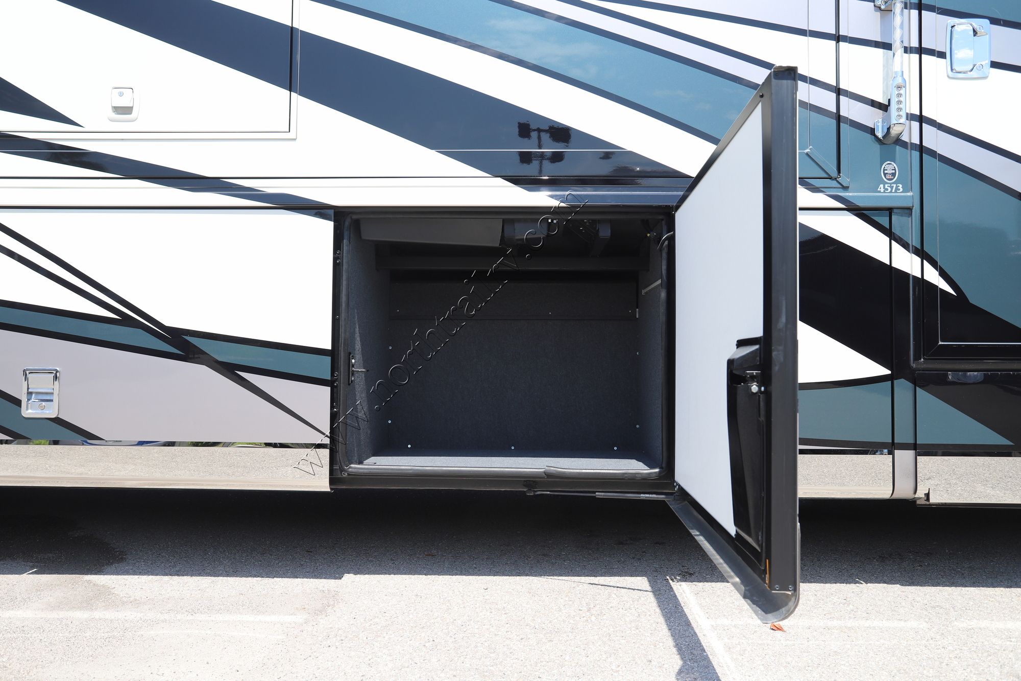 Used 2022 Newmar Supreme Aire 4573 Super C  For Sale