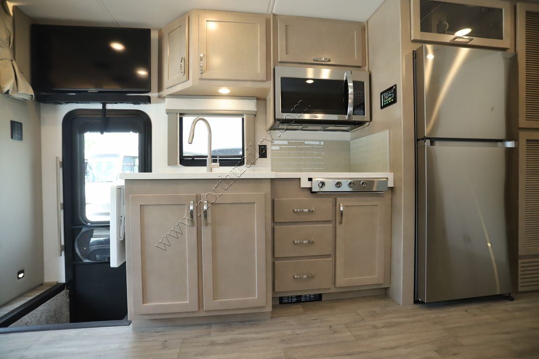 2024 Renegade Rv Valencia 38BB 15500