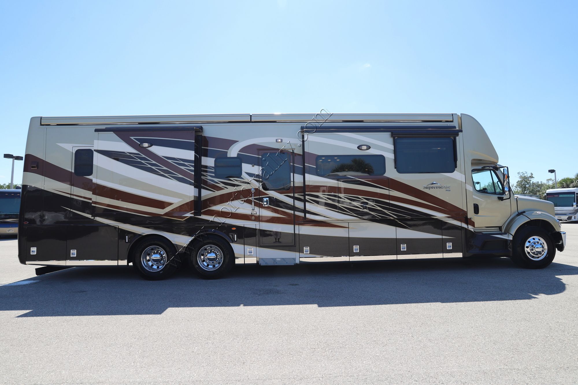 New 2023 Newmar Supreme Aire 4530 Super C  For Sale