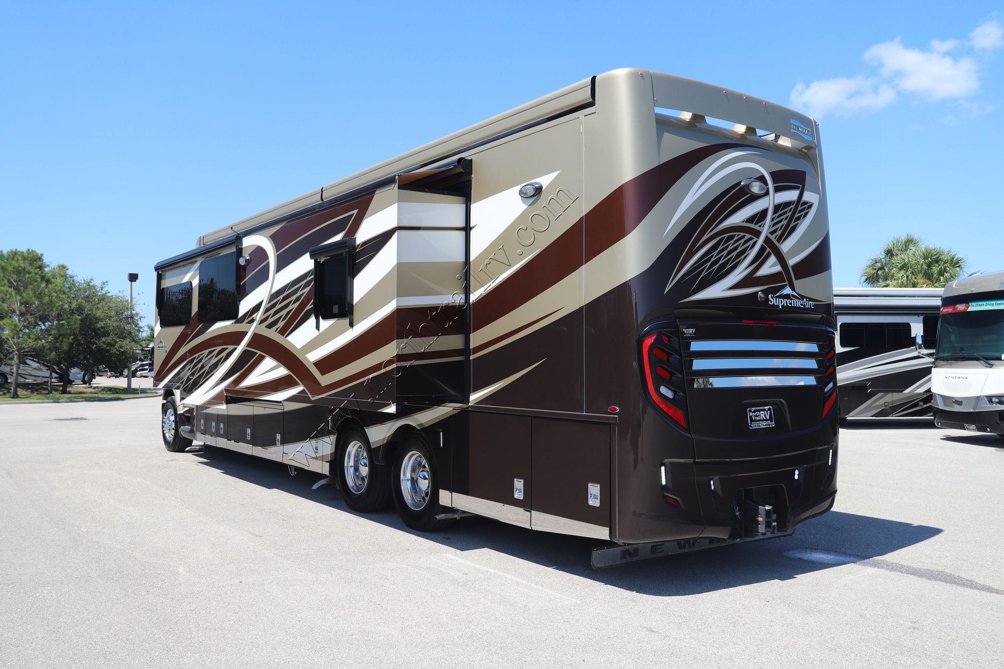 New 2023 Newmar Supreme Aire 4530 Super C  For Sale