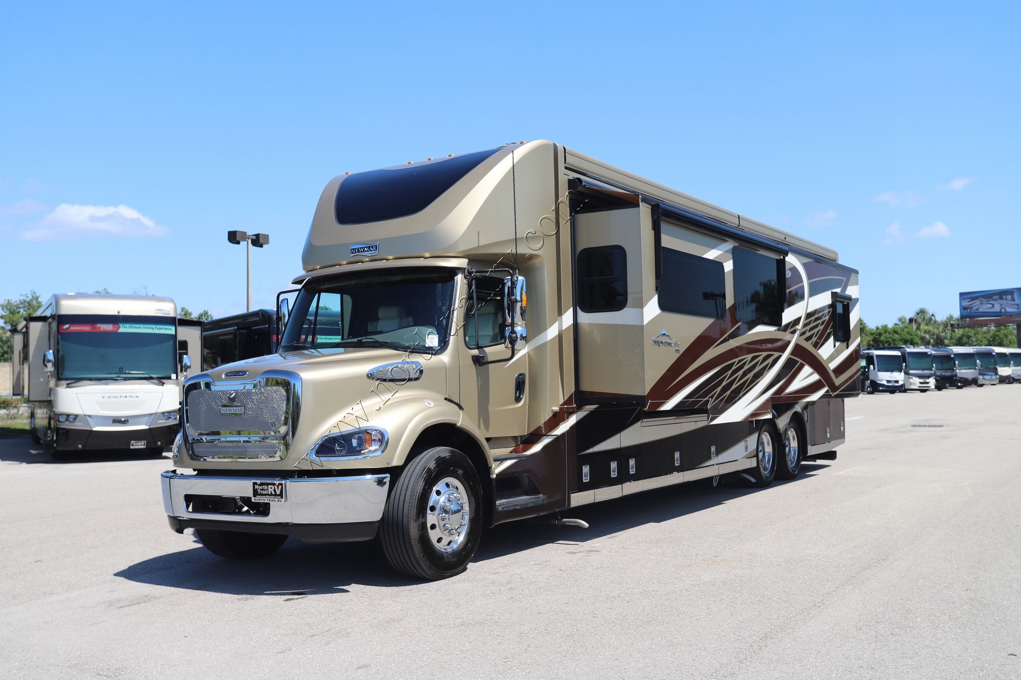 New 2023 Newmar Supreme Aire 4530 Super C  For Sale