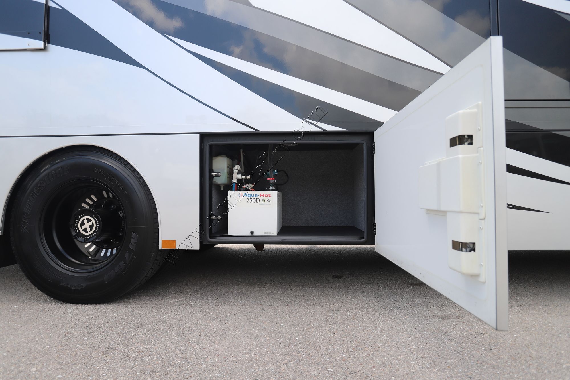Used 2020 Renegade Rv Verona 34VQB Super C  For Sale