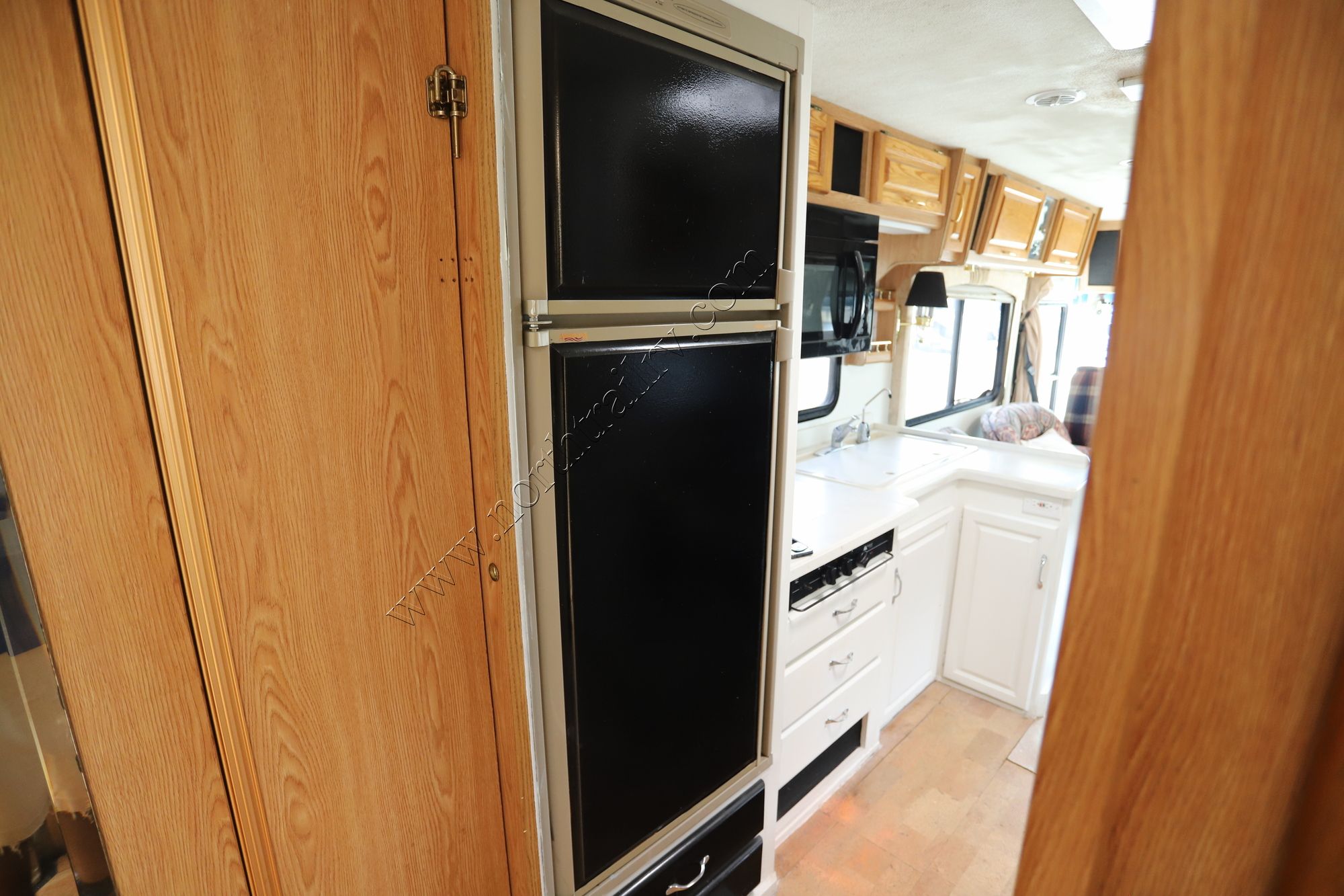 Used 1997 National Rv Dolphin 532 Class A  For Sale