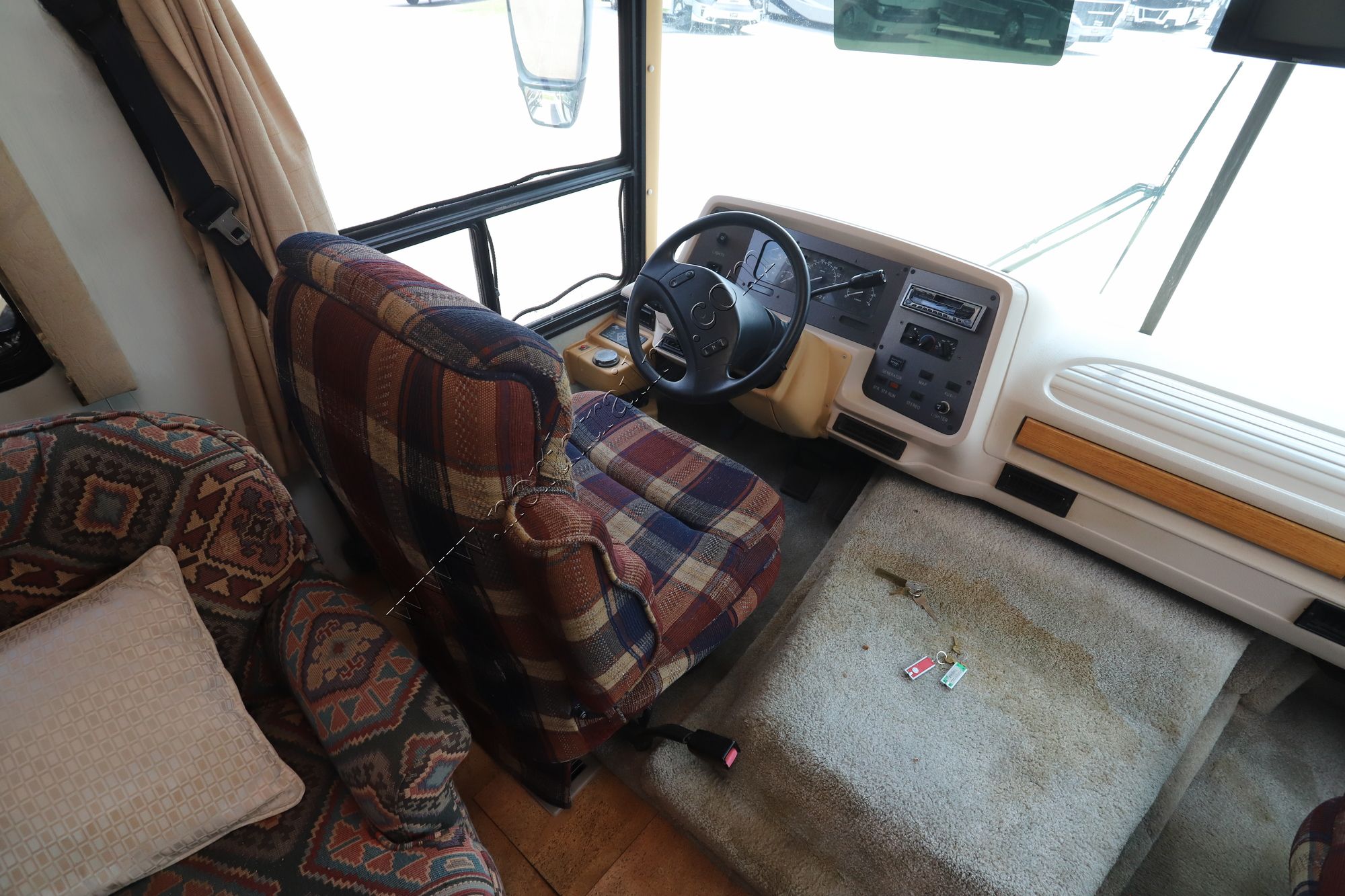 Used 1997 National Rv Dolphin 532 Class A  For Sale