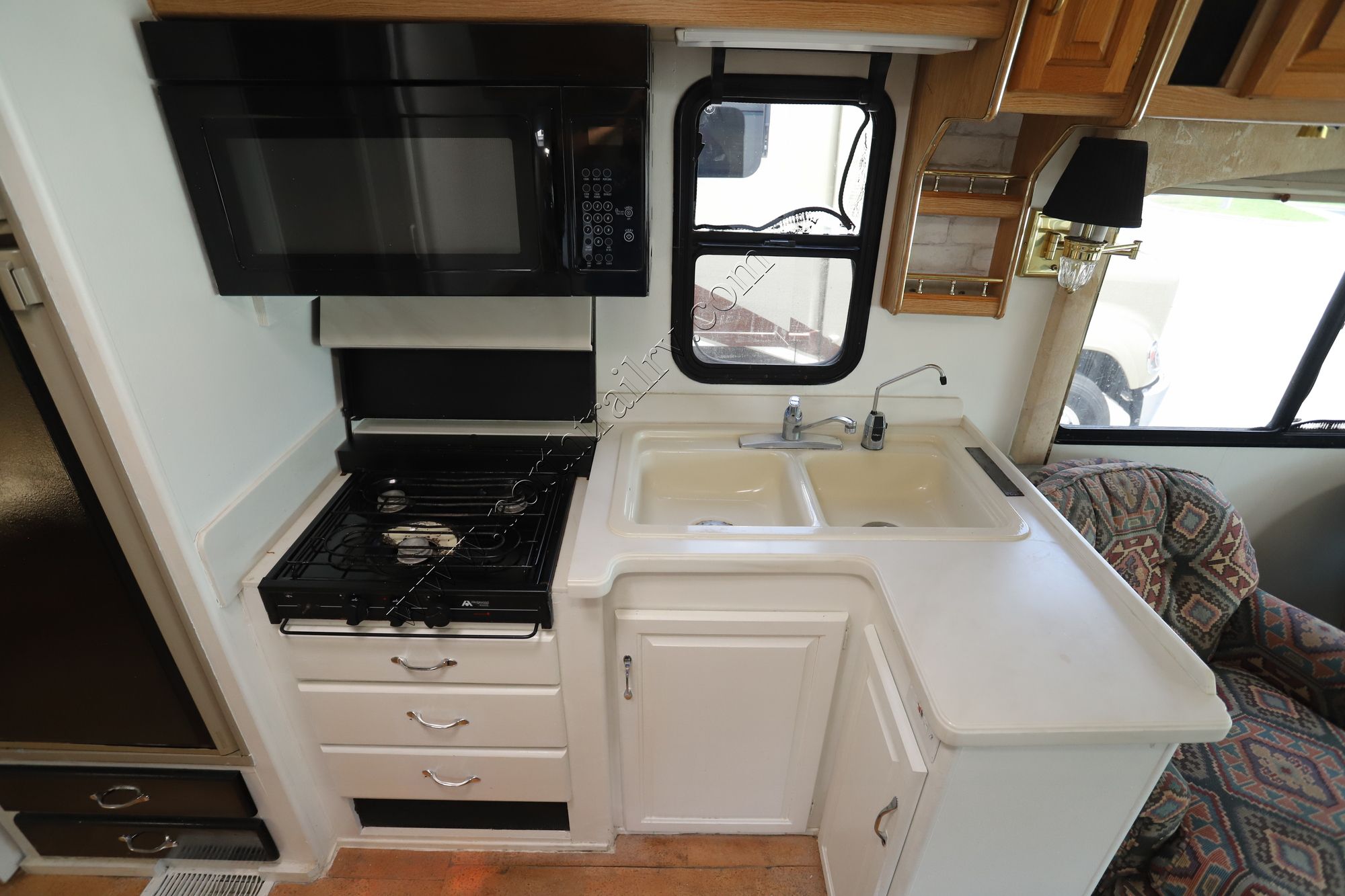 Used 1997 National Rv Dolphin 532 Class A  For Sale