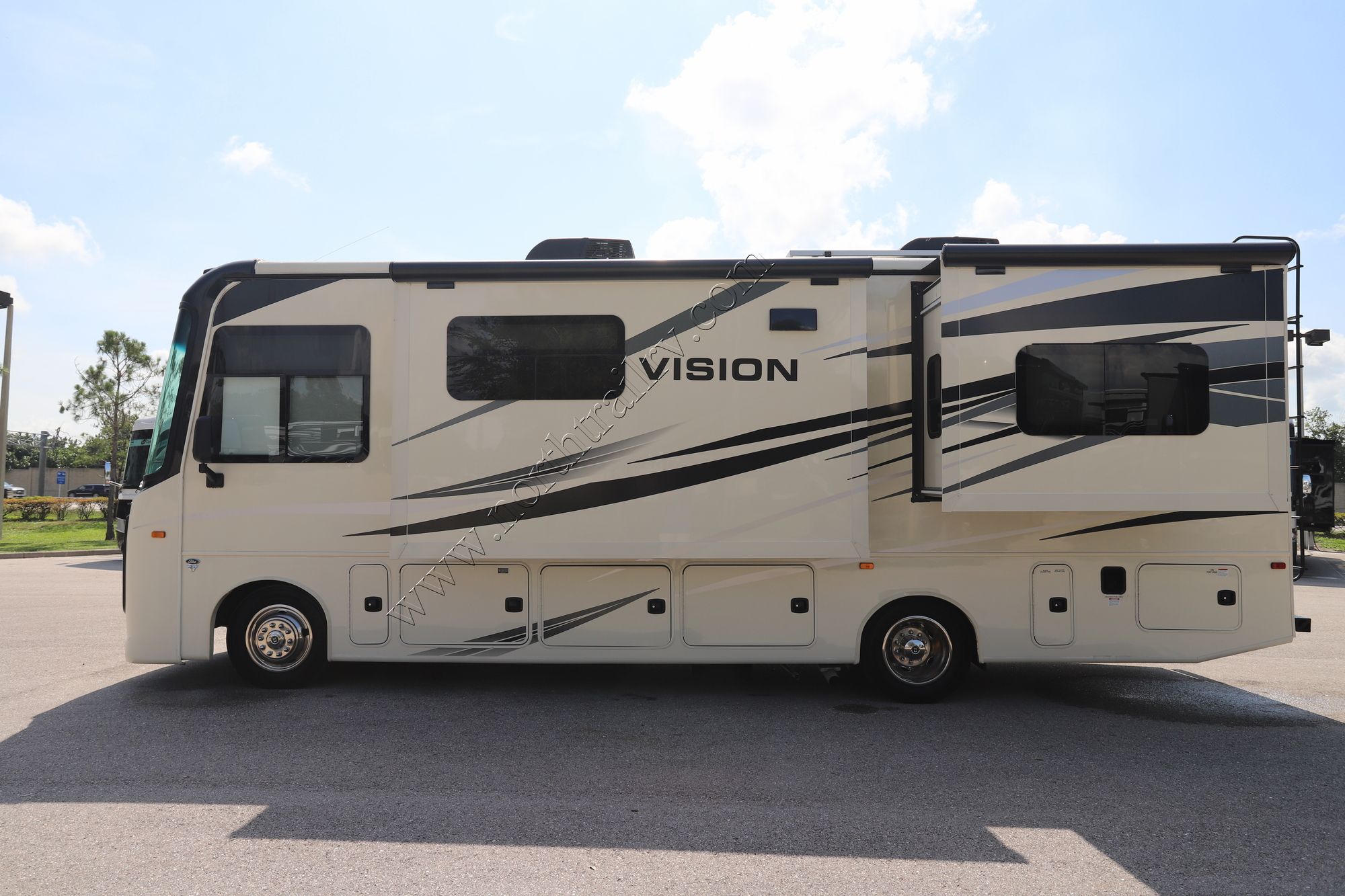 Used 2023 Entegra Vision 27A Class A  For Sale