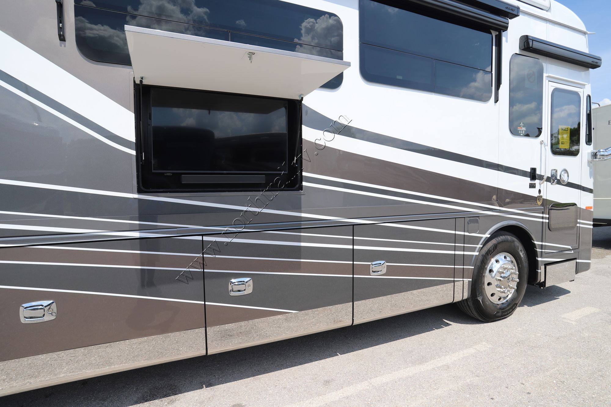 New 2023 Tiffin Motor Homes Allegro Bus 45OPP Class A  For Sale