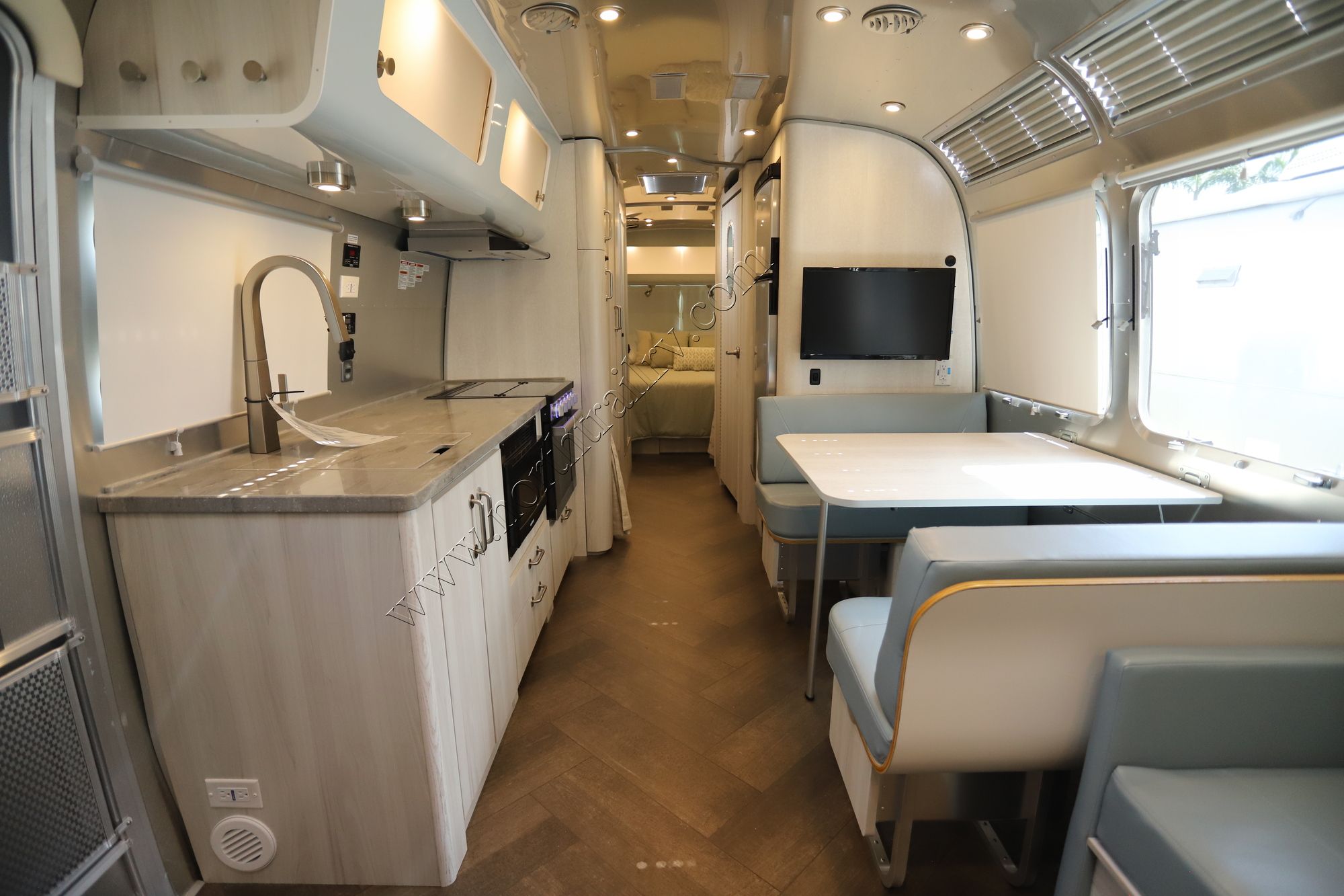 New 2023 Airstream International 30RB Travel Trailer  For Sale