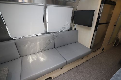 2023 Airstream Flying Cloud 25FB