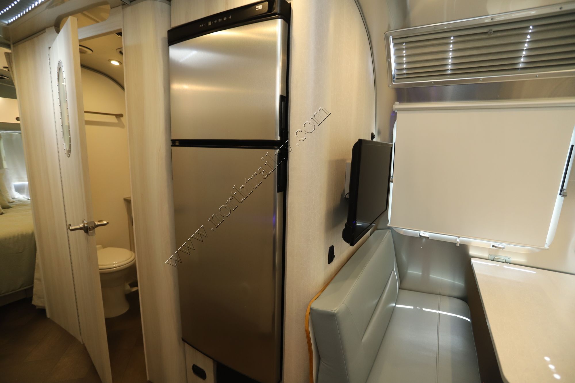 New 2023 Airstream International 30RB Travel Trailer  For Sale