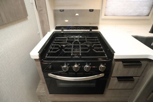 2022 Lance Lance 1062