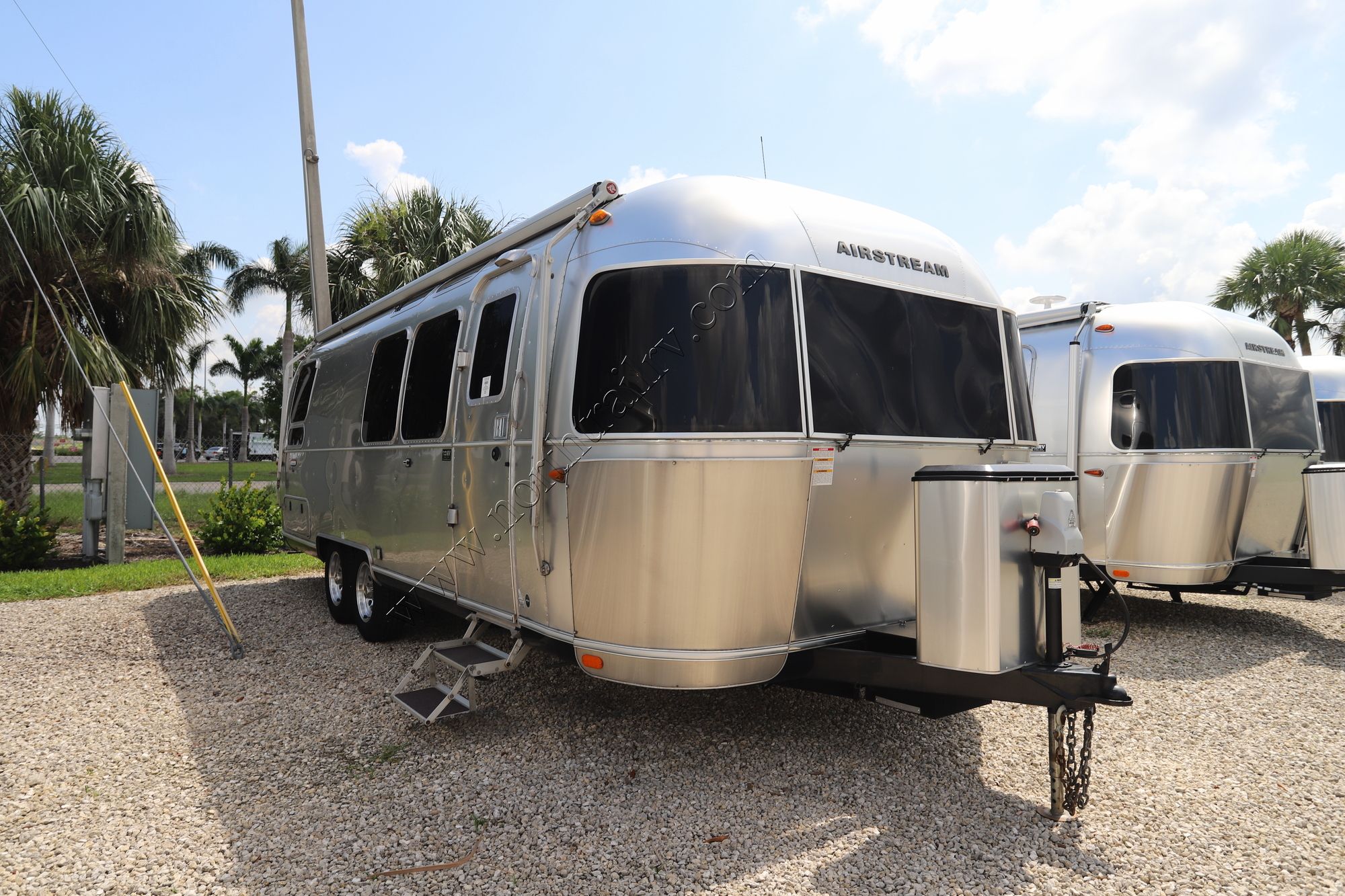 Used 2018 Airstream International 28RBT Travel Trailer  For Sale
