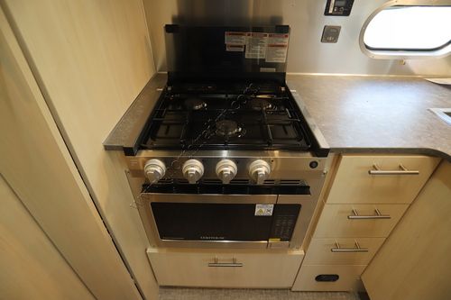 2023 Airstream Flying Cloud 25FB