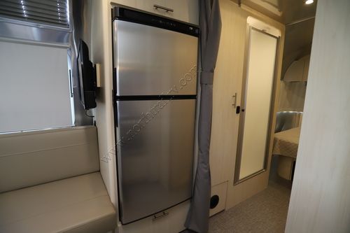 2023 Airstream Flying Cloud 25FB