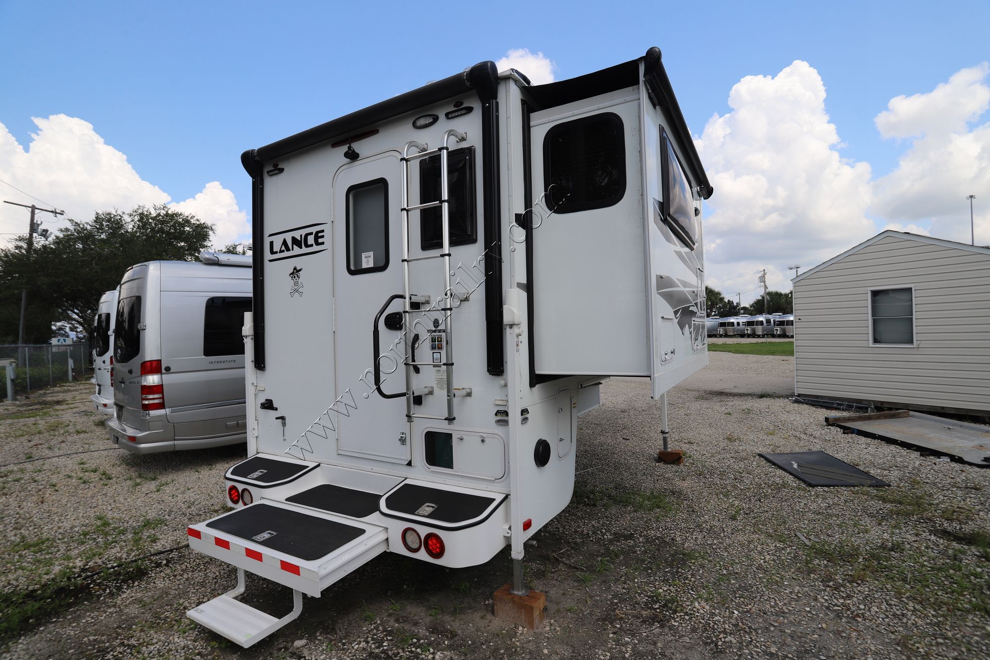 Used 2022 Lance Lance 1062 Truck Camper  For Sale