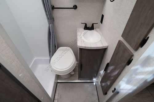 2022 Lance Lance 1062