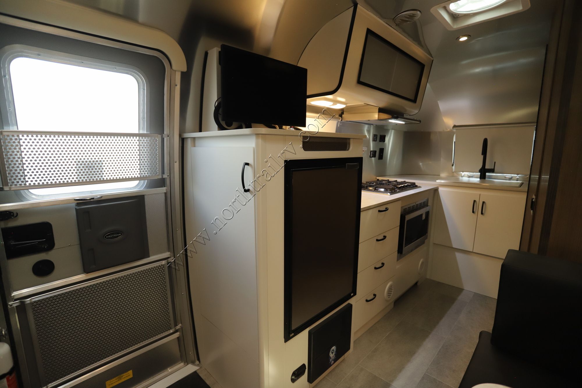 New 2023 Airstream Caravel 20FB Travel Trailer  For Sale