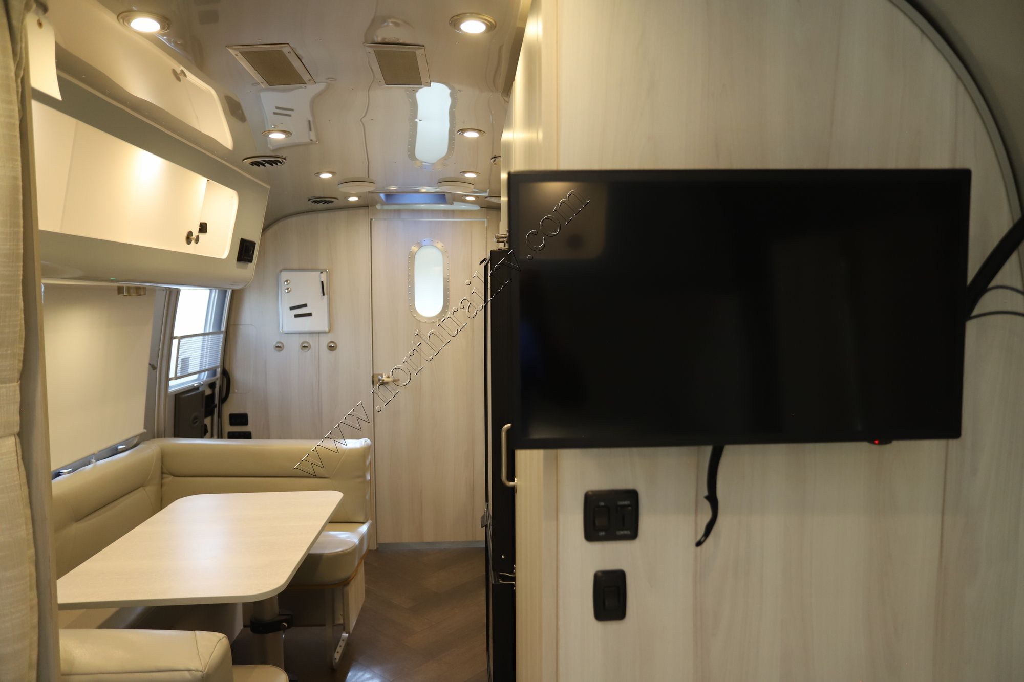 New 2023 Airstream International 23FB Travel Trailer  For Sale