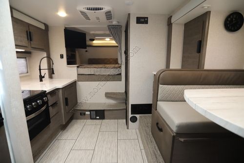 2022 Lance Lance 1062