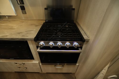 2023 Airstream International 30RB