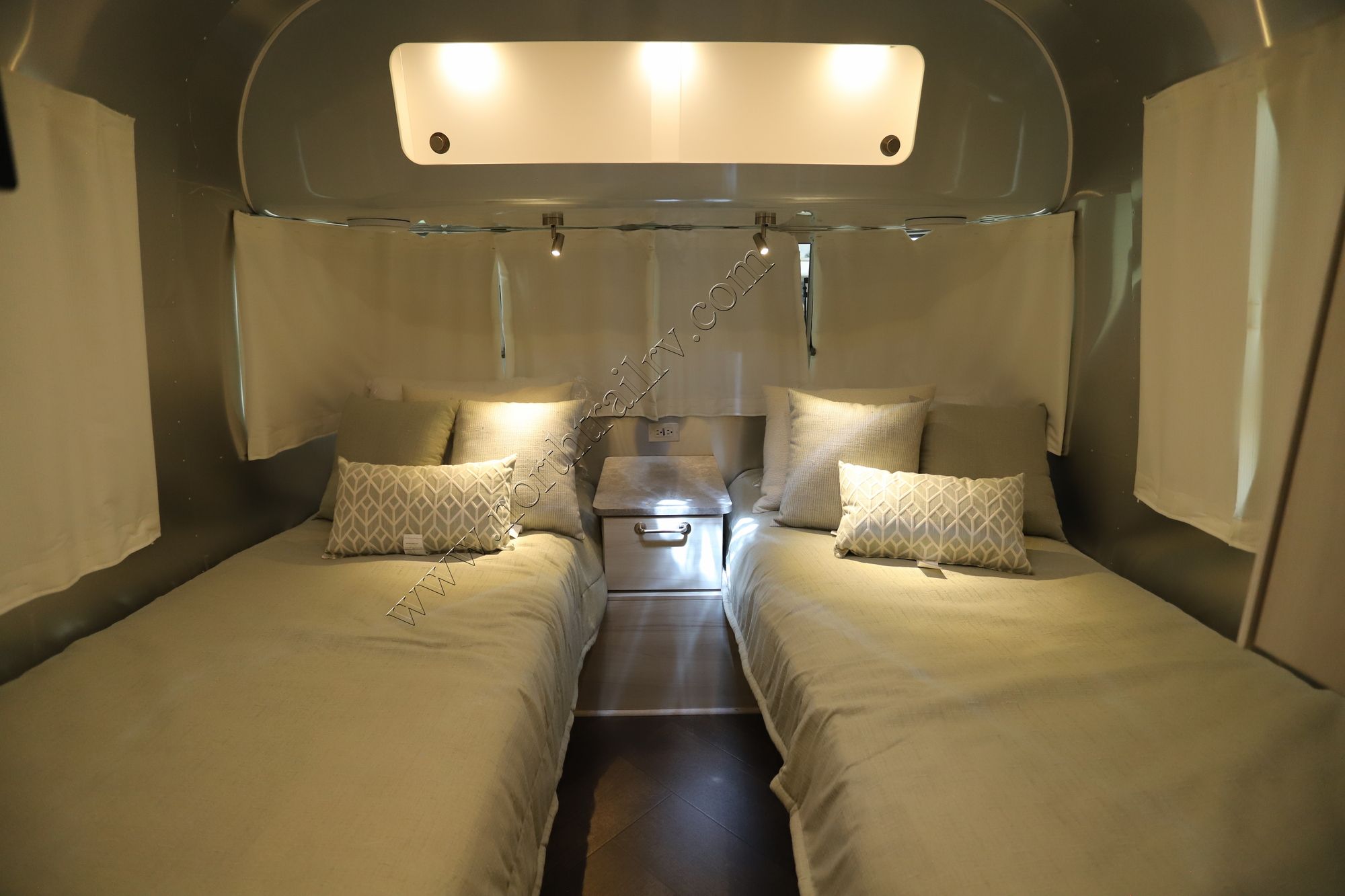 New 2023 Airstream International 23FB Travel Trailer  For Sale