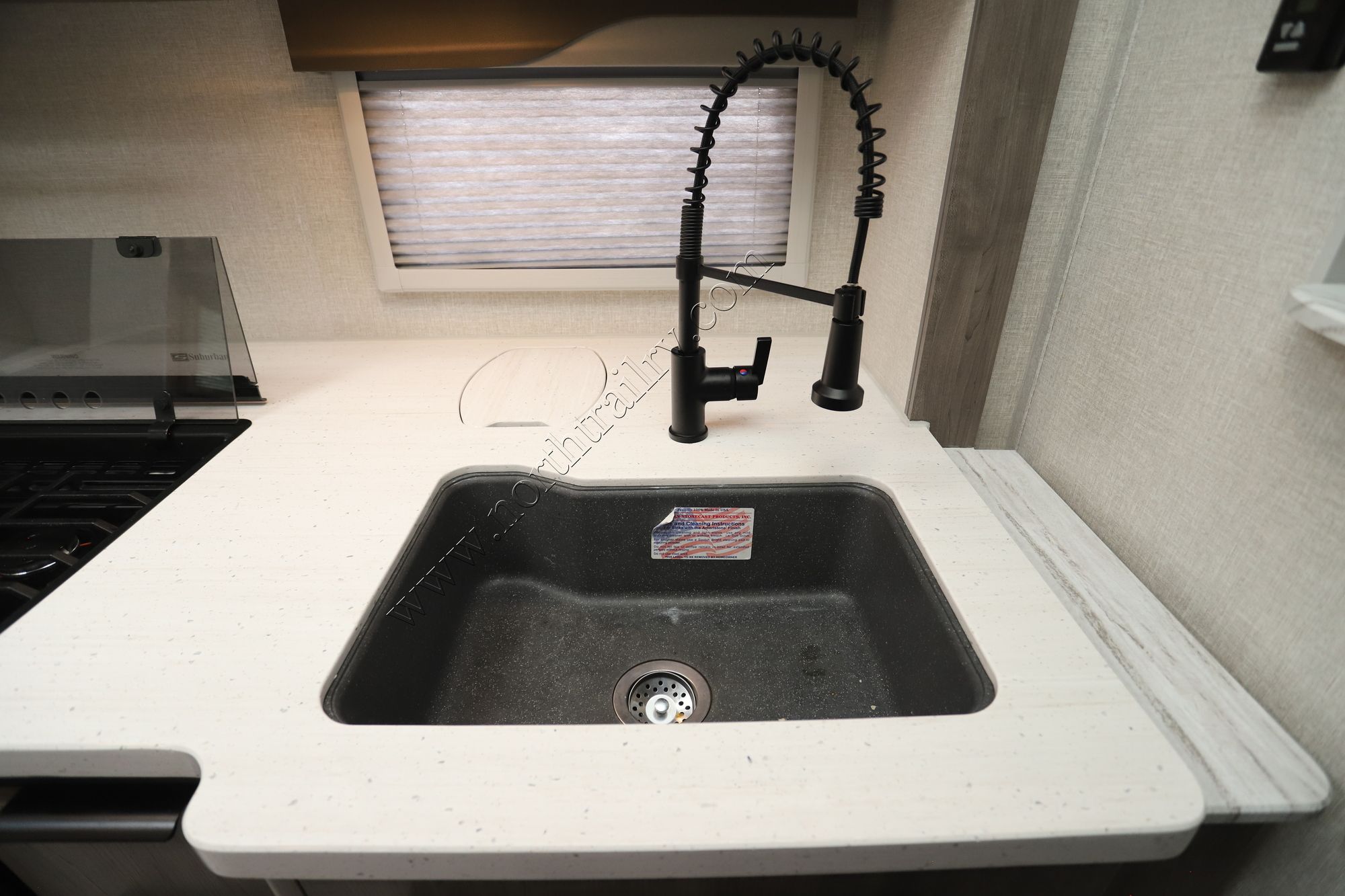 Used 2022 Lance Lance 1062 Truck Camper  For Sale