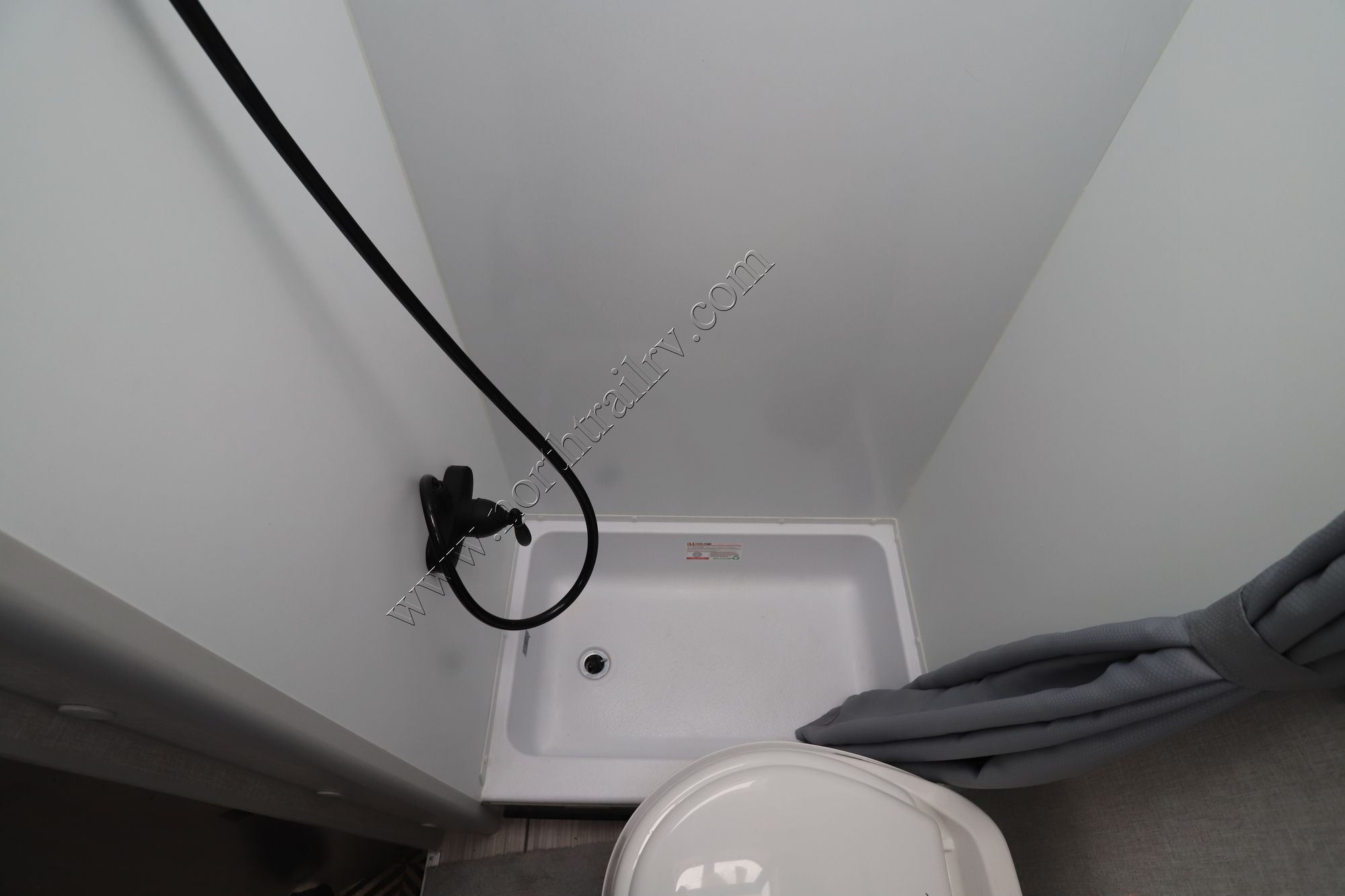 Used 2022 Lance Lance 1062 Truck Camper  For Sale