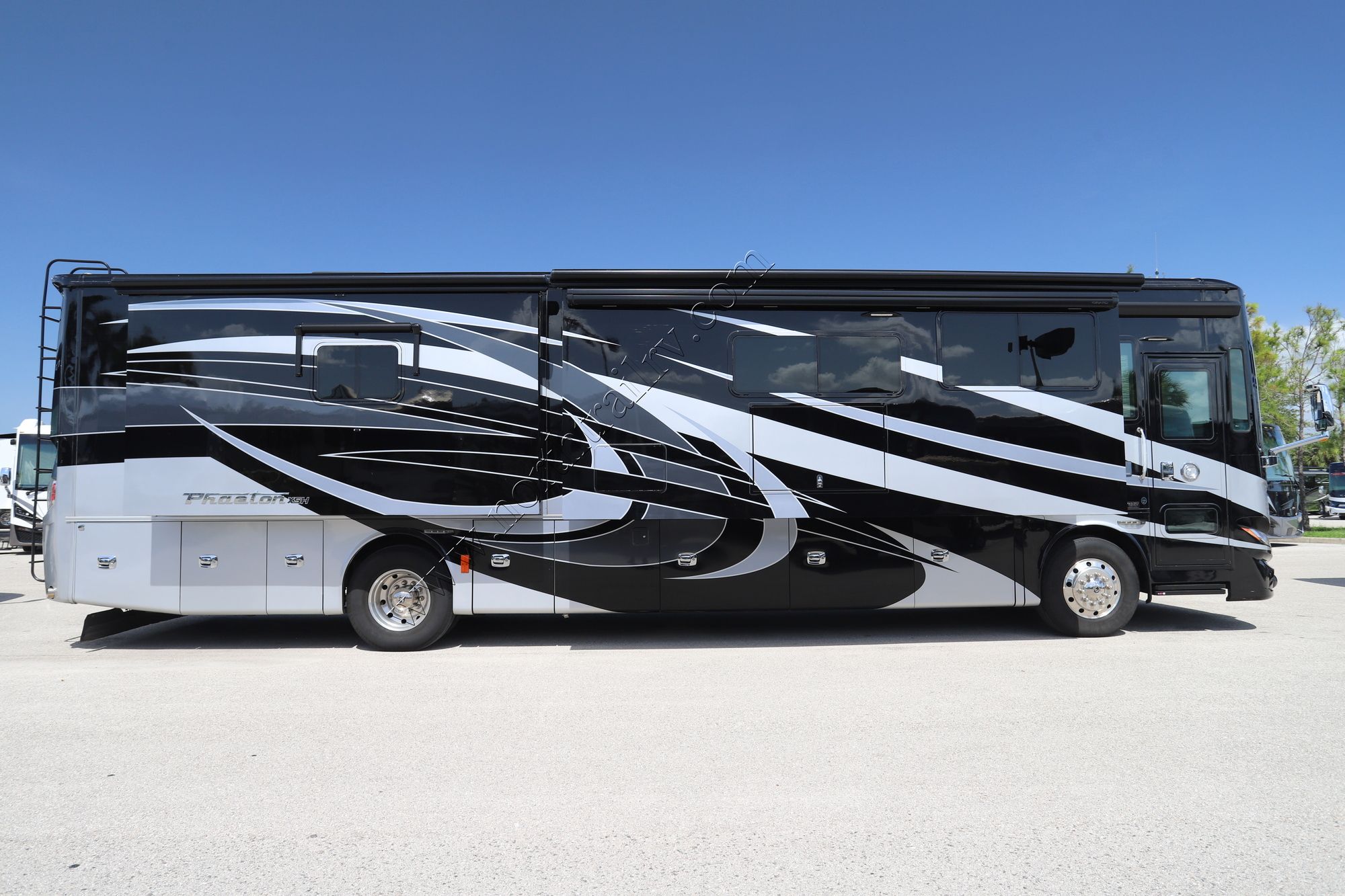 Used 2019 Tiffin Motor Homes Phaeton 40IH Class A  For Sale