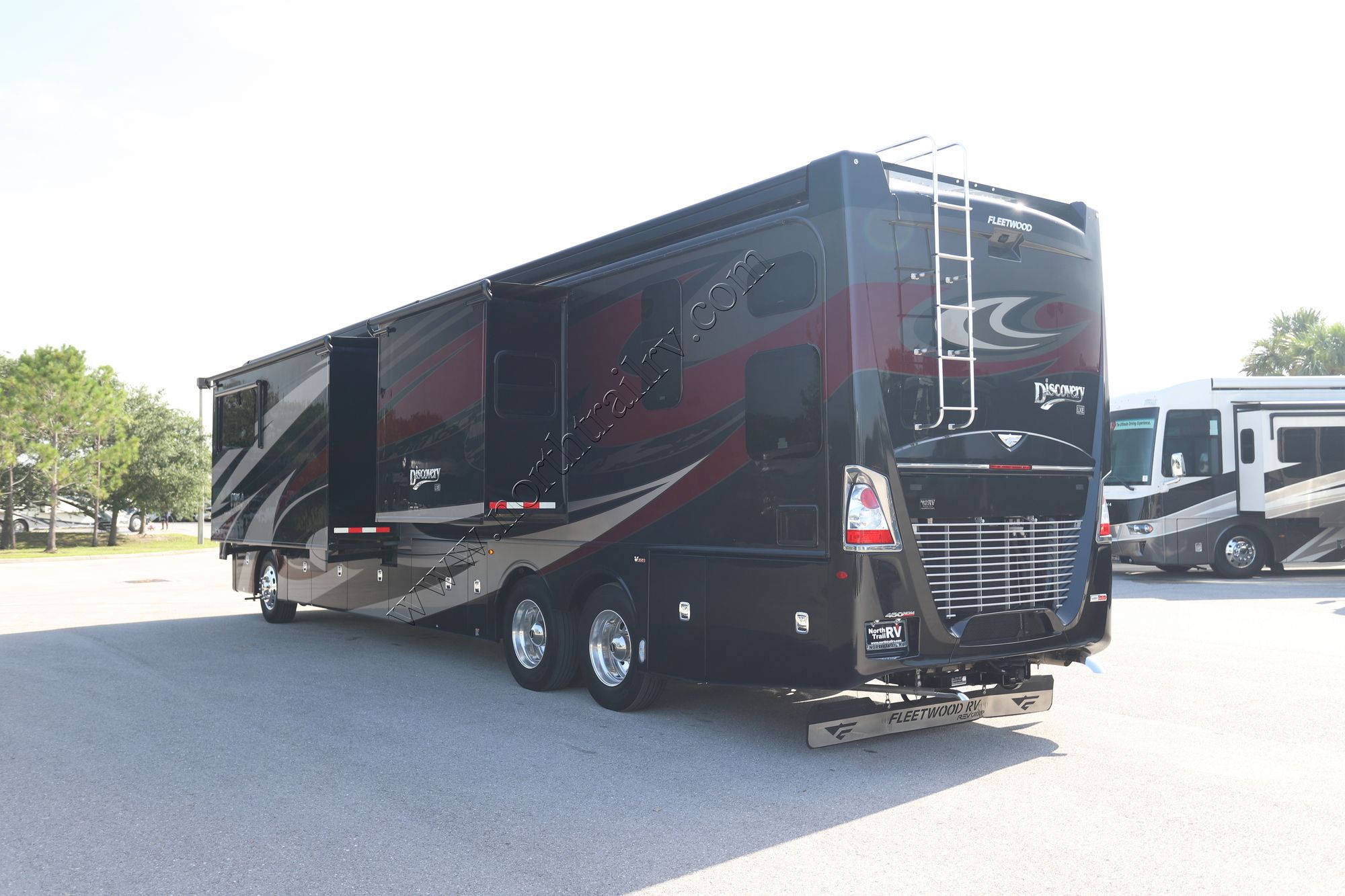 Used 2019 Fleetwood Discovery 44B Class A  For Sale