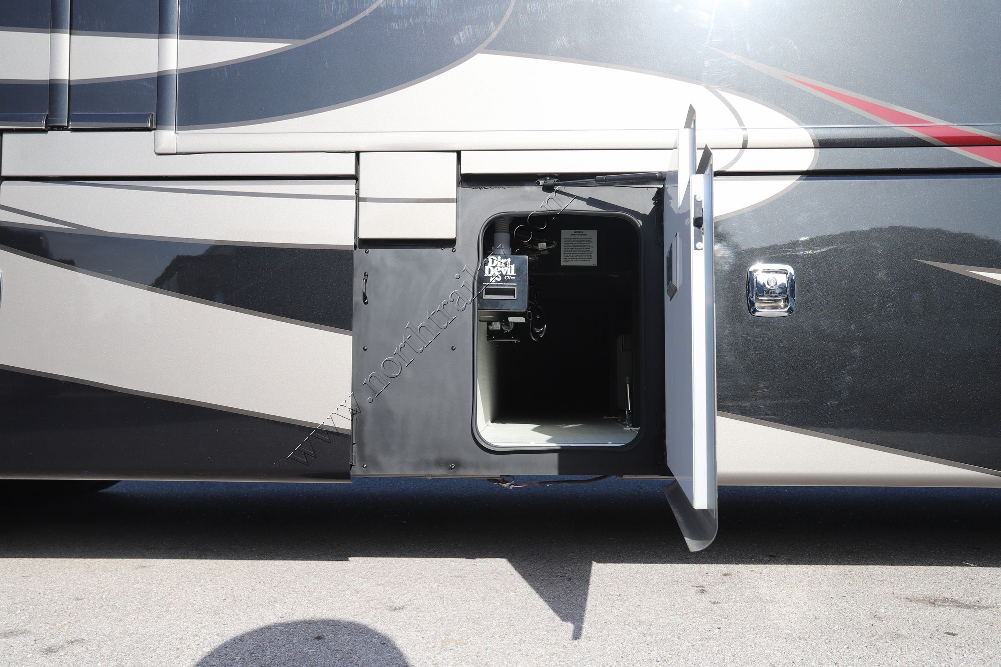 Used 2019 Fleetwood Discovery 44B Class A  For Sale