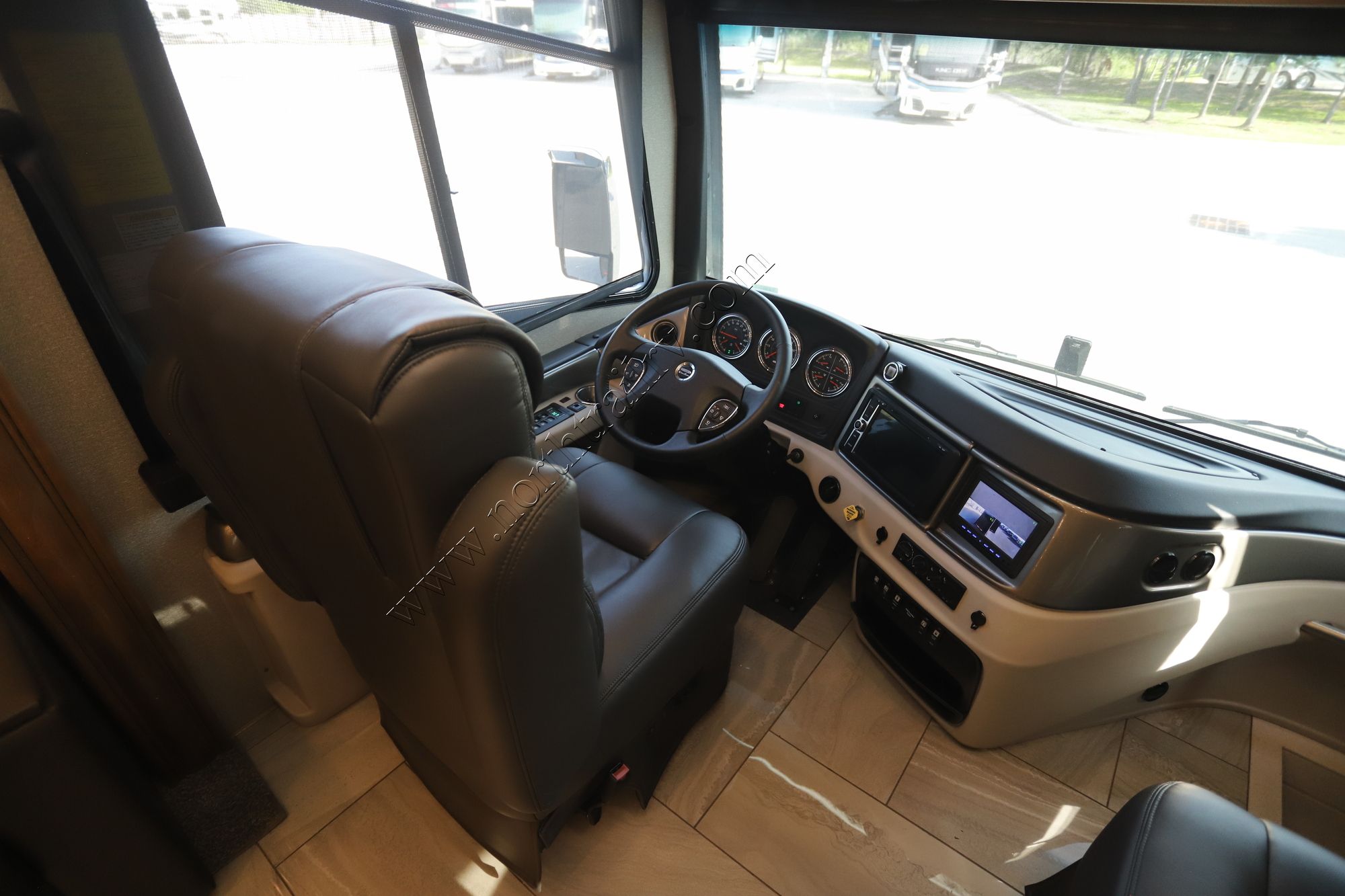 Used 2019 Fleetwood Discovery 44B Class A  For Sale