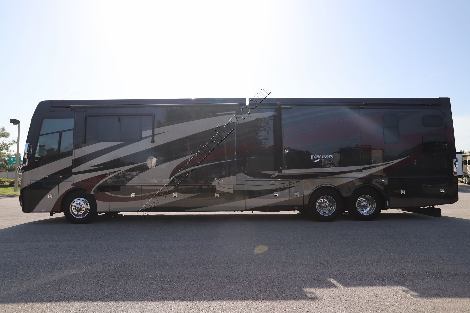 Used 2019 Fleetwood Discovery 44B Class A  For Sale