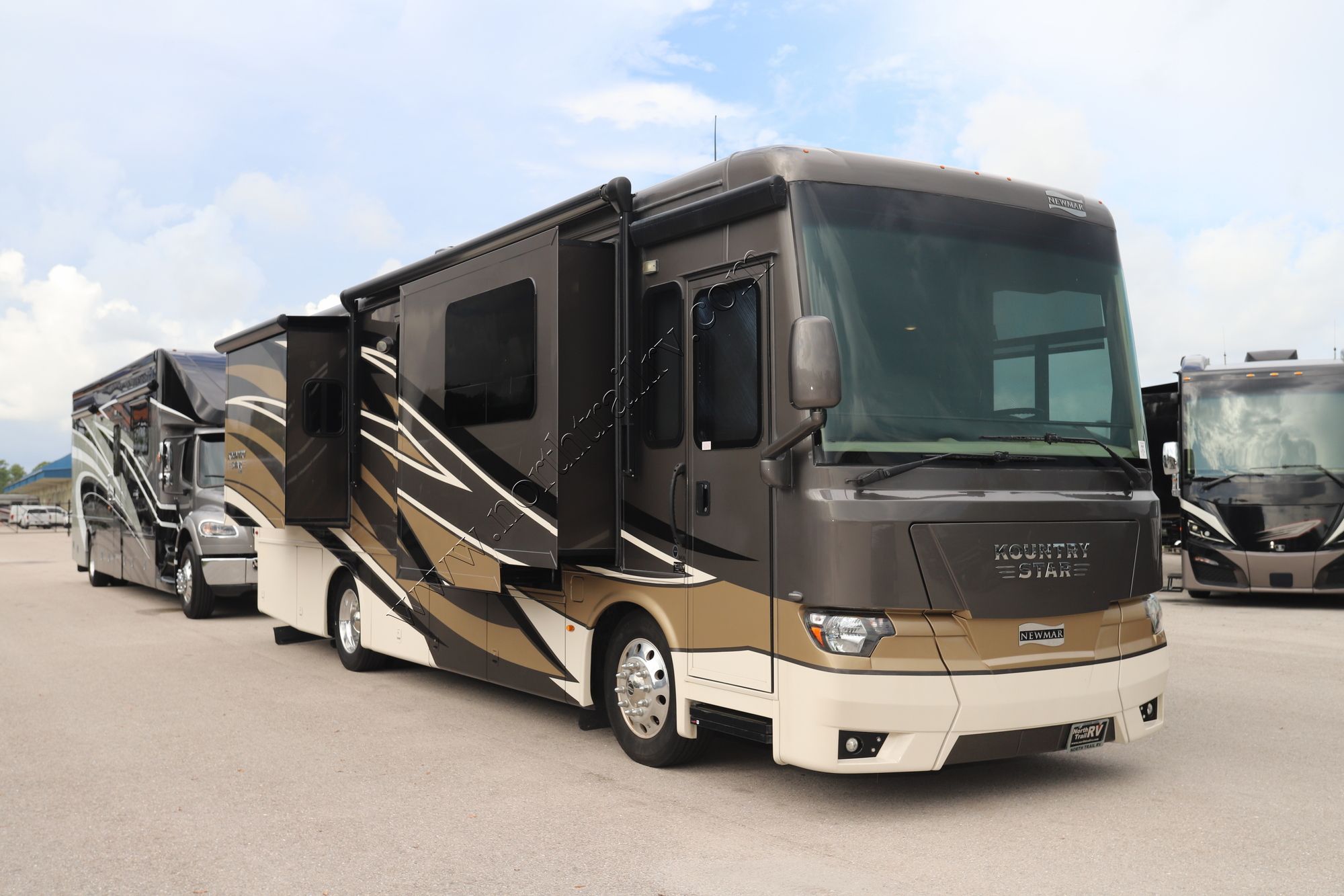 Used 2021 Newmar Kountry Star 3426 Class A  For Sale