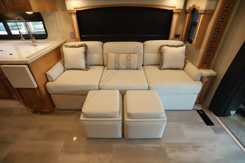 2022 Newmar Superstar 4061