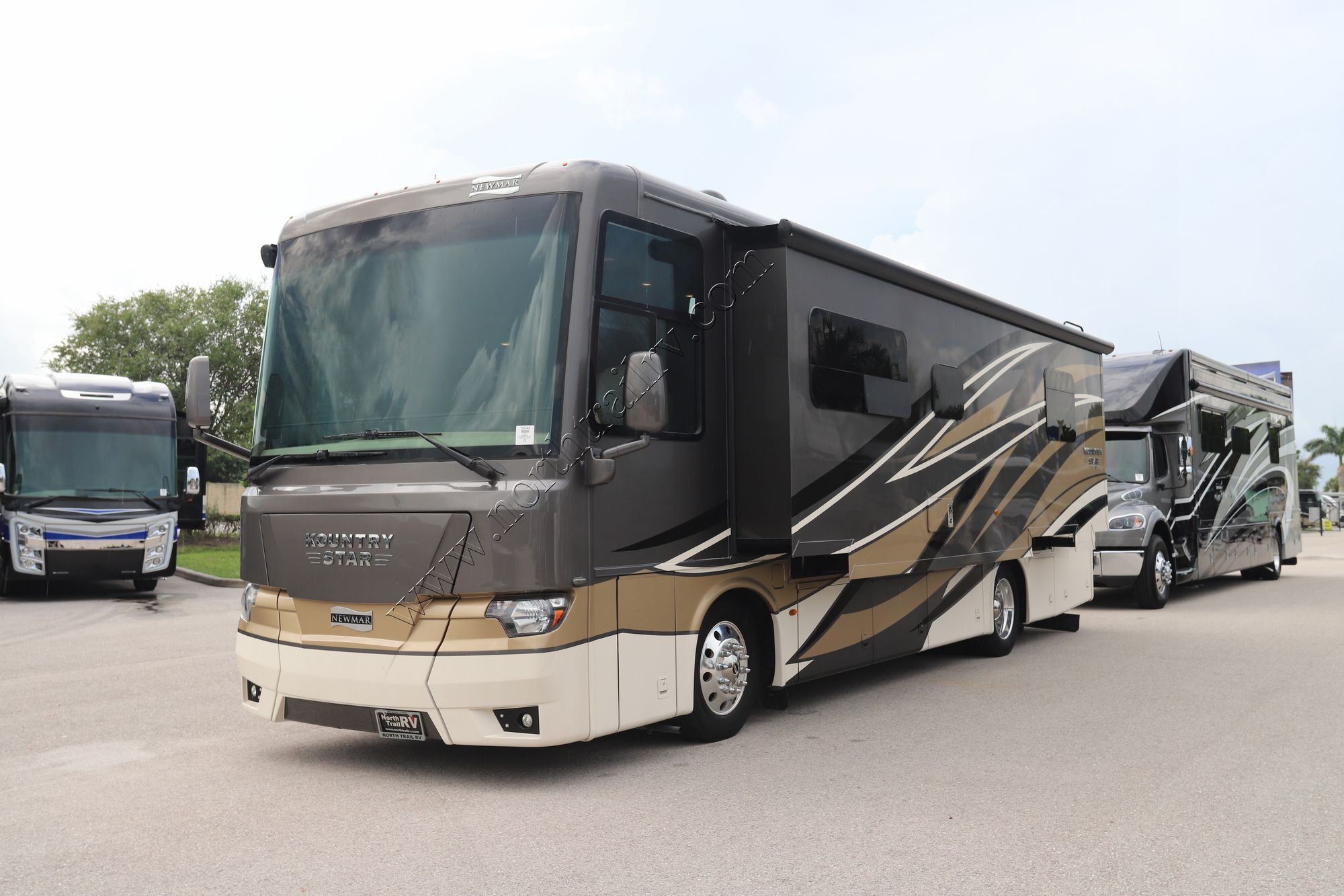 Used 2021 Newmar Kountry Star 3426 Class A  For Sale